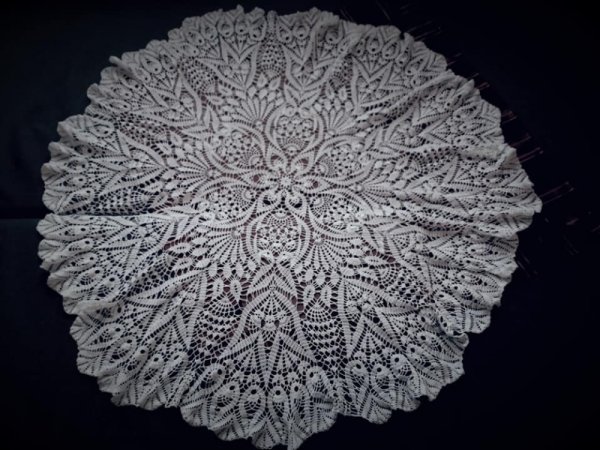 1,5m diameter doily  - Tablecloths & napkins