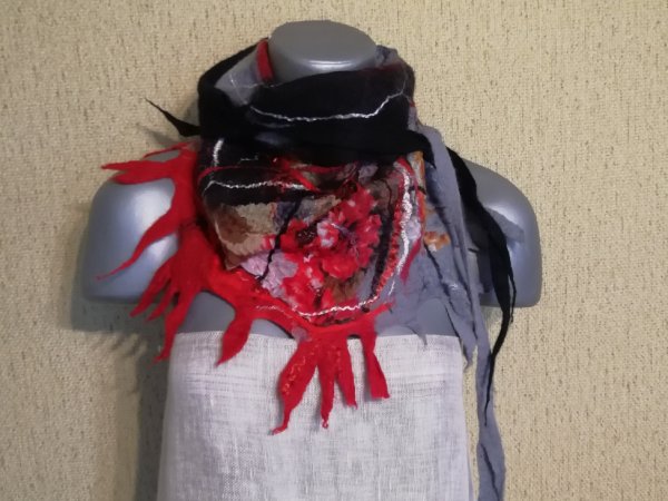 Veltas trikampis šalikas su draiskalais 3