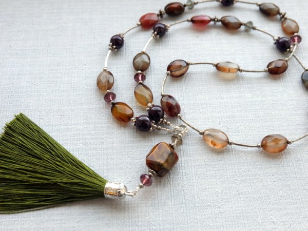 Long necklace with agate and silk tassel - Necklace
