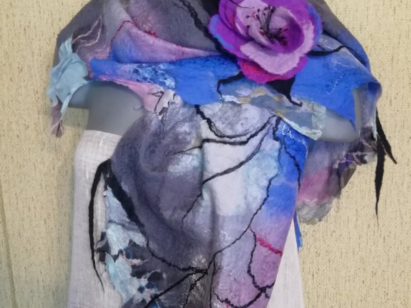Veltas šalis "Pavasario šaukliai" - Scarves & shawls