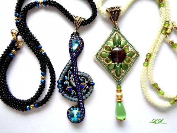 Kaklo vėrinys - Necklace