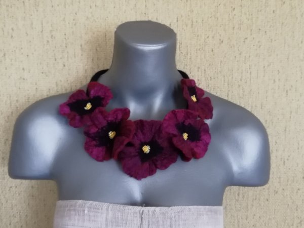 Veltas papuošalas " Pavasario šauksmas" - Necklaces