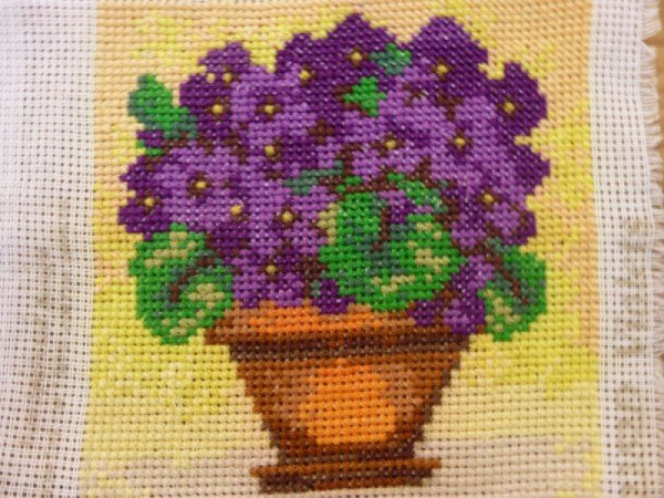 Violets - Siuvinėjimas