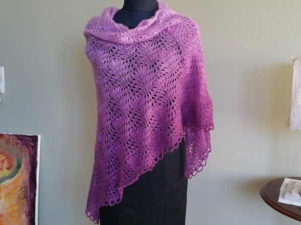 Violetiniu atspalviu skraistė - Wraps & cloaks