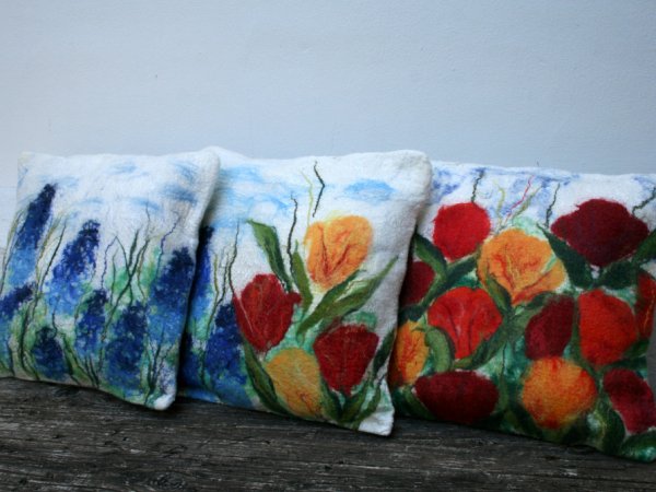 Velti pagalvėlių užvalkalai ,,GĖLĖTASIS TRIO ,, - Blankets & pillows