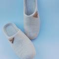 white dreame slippers - Shoes & slippers - felting