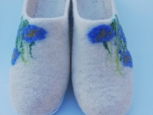 Blue flowers slippers 3