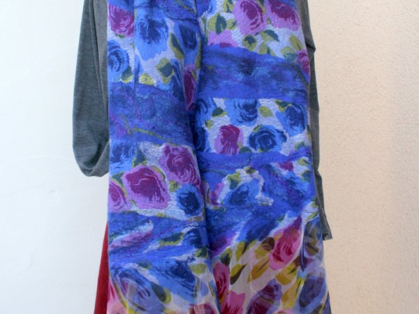 Veltas šalikas ,,ROŽĖS RUGPJŪTI ,, - Scarves & shawls