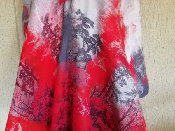 Veltas šalis"Degantis miškas" - Wraps & cloaks