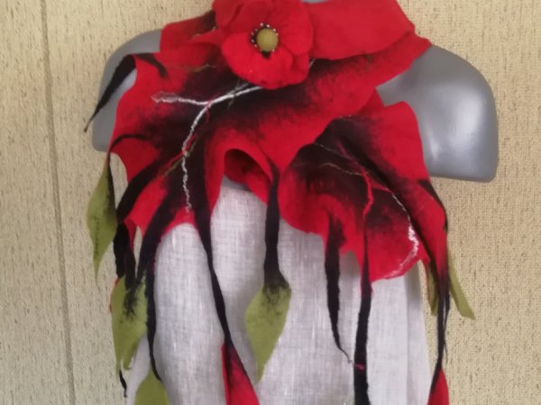 Merino vilnos veltas šalikas  raudona-juoda, su sage. 2