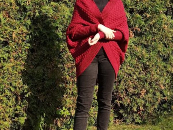 Raudonas užmestukas - Sweaters & jackets