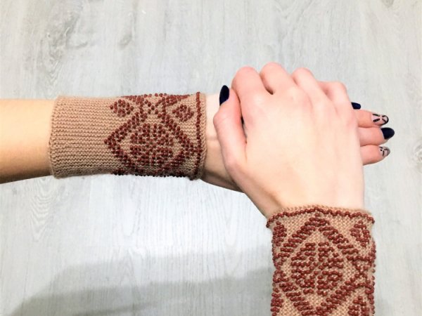 GP-930 Smėlio spalvos riešinės - Wristlets