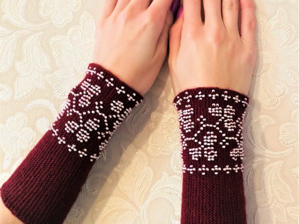 GP-1033 Bordos spalvos riešinės - Wristlets