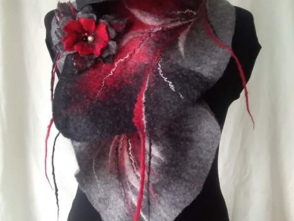 Juodai pilkai raudonas šalikas - Scarves & shawls