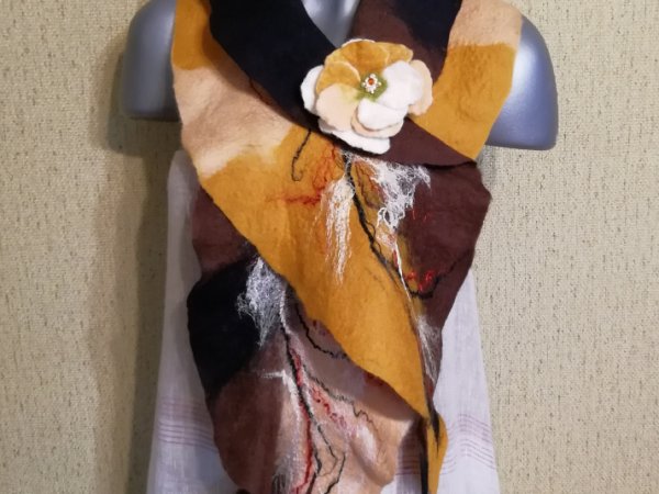 Veltas šalis su sage rudos-juodos, garstyčių- smėlio - Scarves & shawls