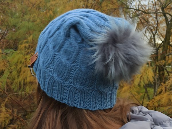 Pilka pyniuota kepurė 3