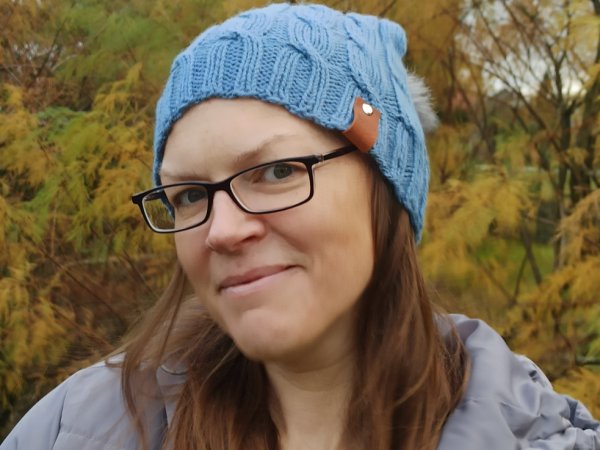 Pilka pyniuota kepurė 2