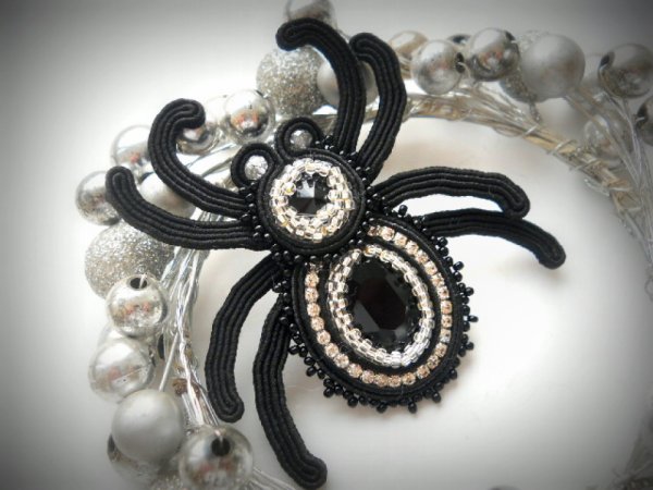 SUTAŽO SAGĖ „VORAS" - Soutache