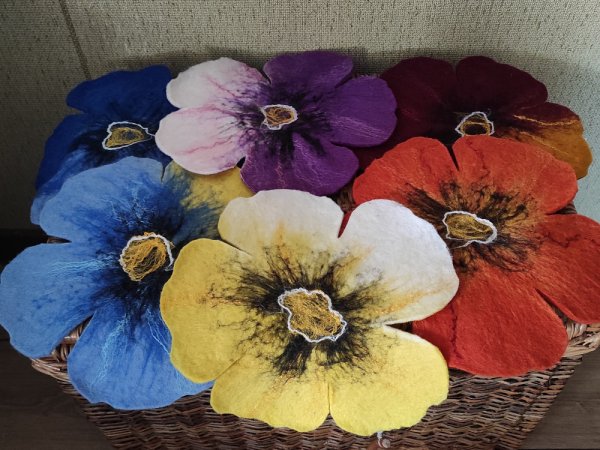veltos servetėlės"Įvairiaspalvės našlaitės" - Tablecloths & napkins