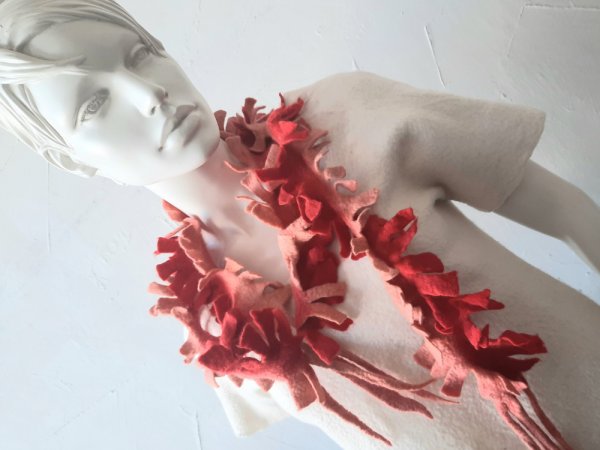 Veltas salikelis raudonu atspalviu. - Scarves & shawls