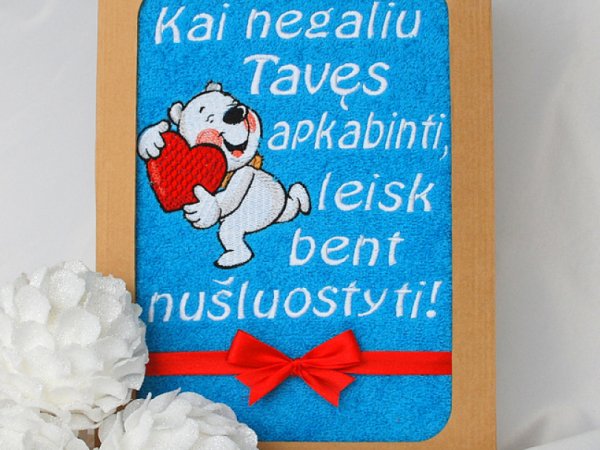 Kai negaliu Tavęs apkabinti, leisk bent nušluostyti! Meškis su širdute - Needlework