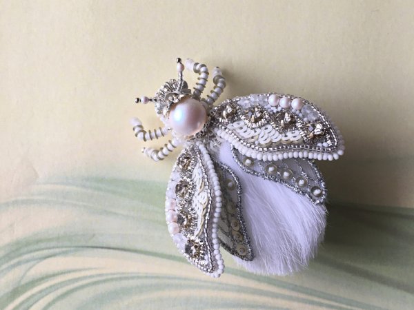 Sagė Musytė balta - Brooches