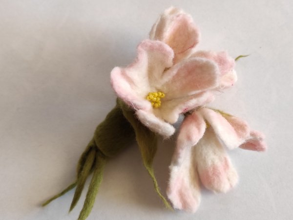 Velta sagė"rausva puokštelė" - Brooches