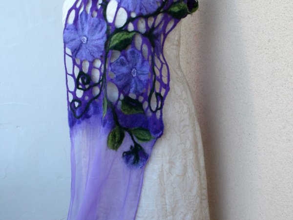 Veltas  šalikas ,,VIOLELETINĖS NAŠLAITĖS ,, - Wraps & cloaks