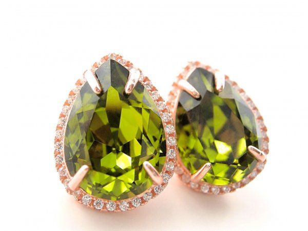 Swarovski Pear Olivine 2