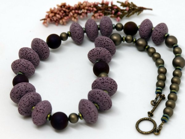 Lava and Swar. Pearl necklace 2