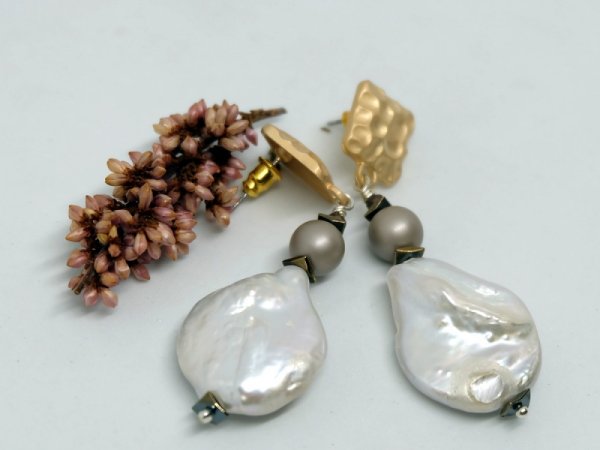 Gorgeous earrings with freshwater pearls 2