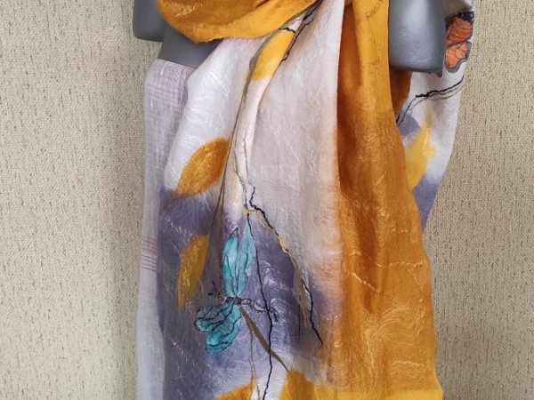veltinio šalikas "Drugelių apsuptyje" - Scarves & shawls
