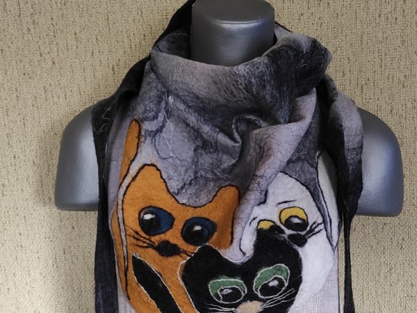 Veltas kaklinukas " Kačių šeimynėlė" - Scarves & shawls