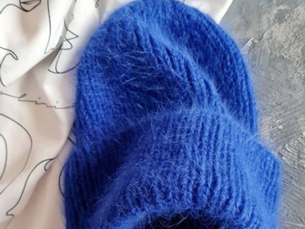 Mėlyna kepurė - Hats