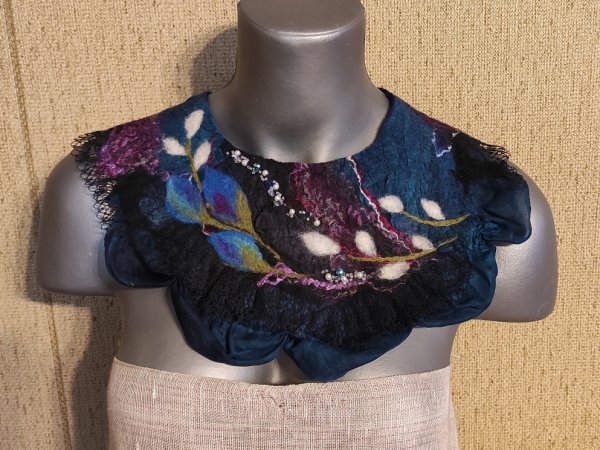 Veltas papuošalas-apykalė - Necklaces