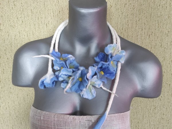 veltas papuošalas " Dangaus žydrynė" - Necklaces