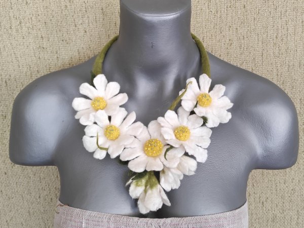 Vasarą pasitinkant - Necklaces