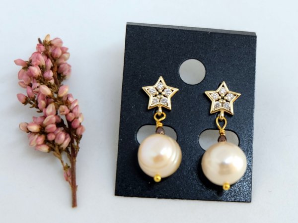 Gorgeous earrings with pearls 2