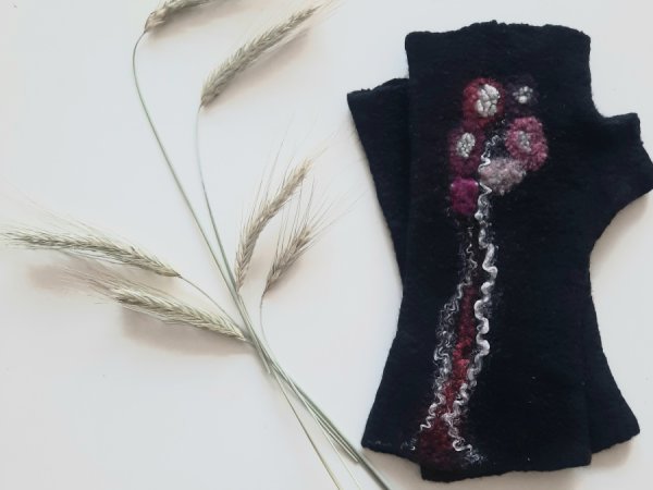 Veltos riešinės su gėlių motyvu - Wristlets