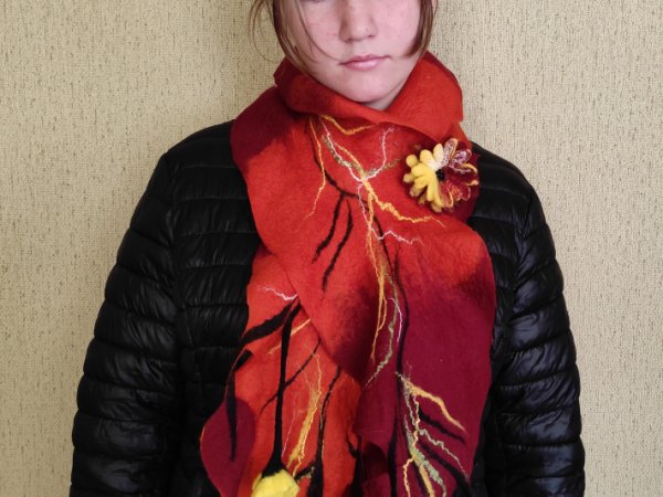 Veltinio šalikas su nukarusiomis gėlėmis 2 - Scarves & shawls