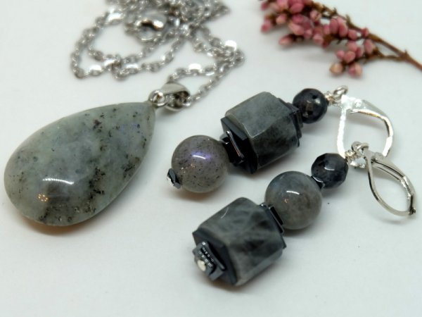 Labradorite set - pendant and earrings 2