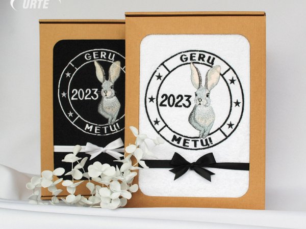 2023 Juodojo Triušio metai - siuvinėti rankšluosčiai - Needlework