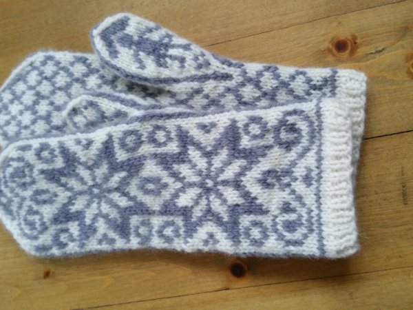 Vilnonės pirštinės 13 - Gloves & mittens