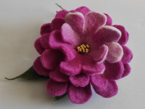 Velta sagė avietinė - Flowers