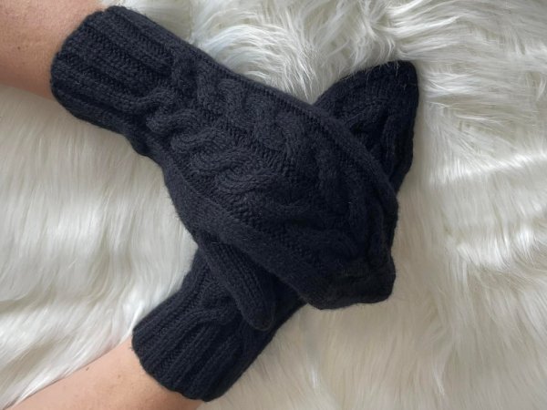 Juodos pirštinės - Gloves & mittens