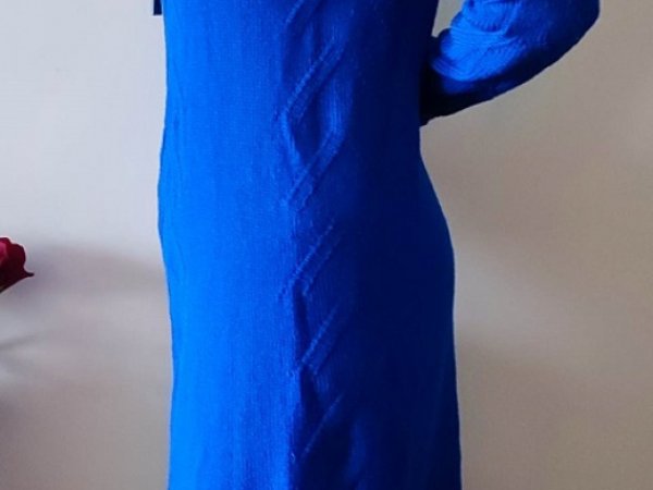 blue knitted dress 2