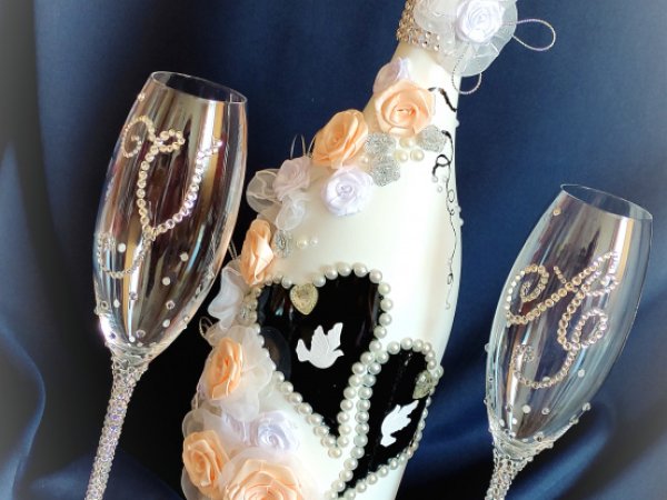 Vestuvių rinkinukas. - Decorated bottles