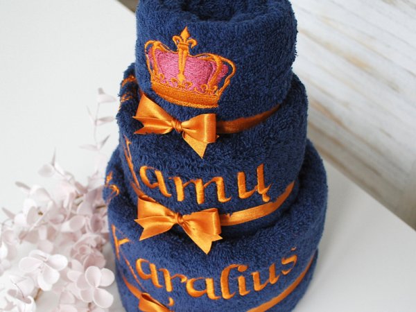 Tortas iš rankšluosčių namų karaliui ir karalienei 3