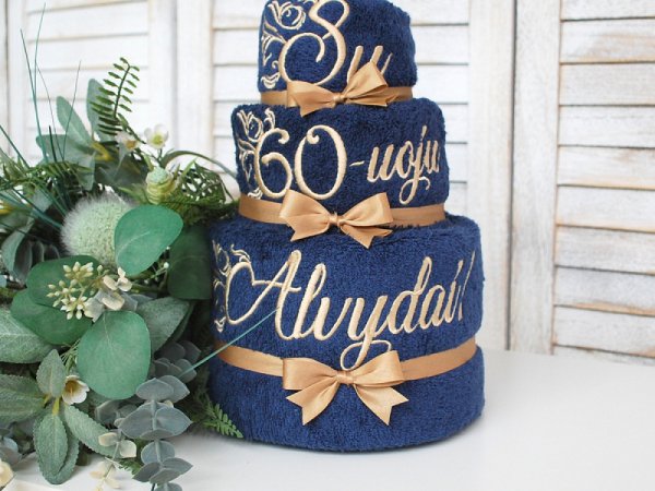 Mėlynas tortas iš rankšluosčių - Jubiliejaus proga! - Needlework