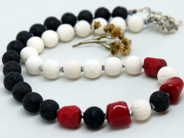 Lava, coral, hematite...length about 44.5 cm... - Necklace